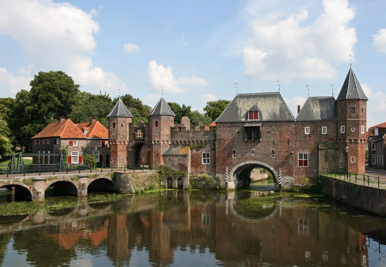 Glas op maat in Amersfoort, de Koppelpoort aan de Eem in de binnenstad